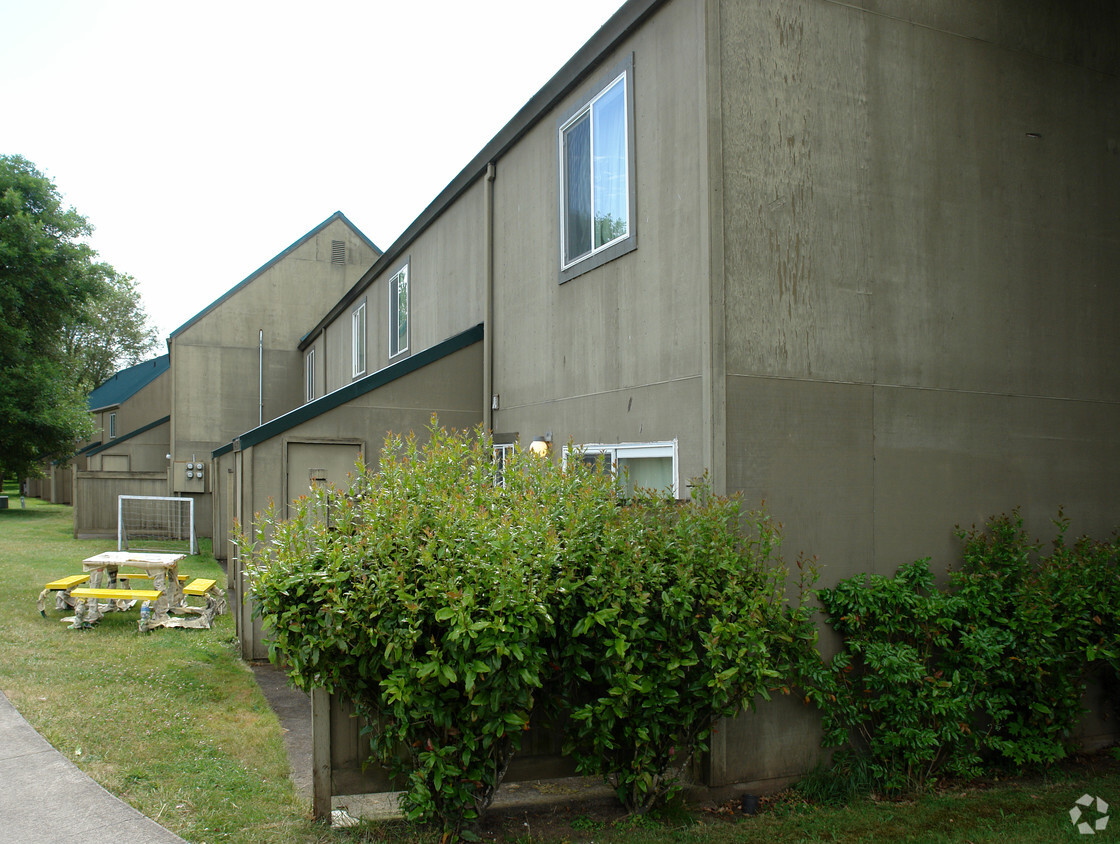 Building - Oak Lane Townhouses