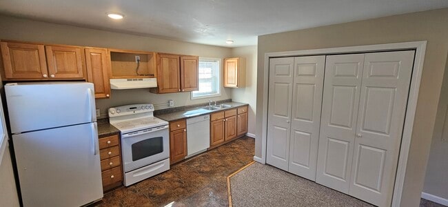 Building Photo - 192 Greystone Dr Building Photo - 192 Greystone Dr