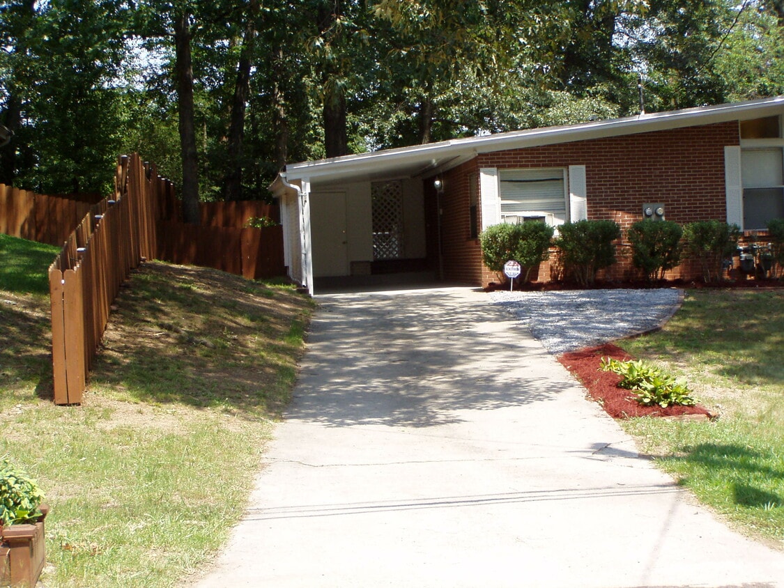 Photo - 188 Lake Dr (Doraville, GA)