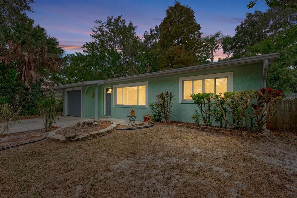 Foto principal - 2212 Vinson Ave