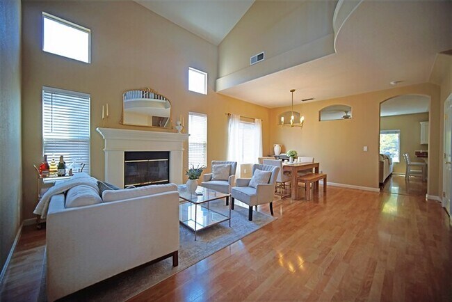 Building Photo - Beautiful Highland Reserve home 4 bedroom,...