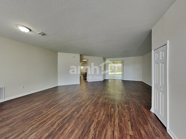 Building Photo - 138 Lindsay Drive