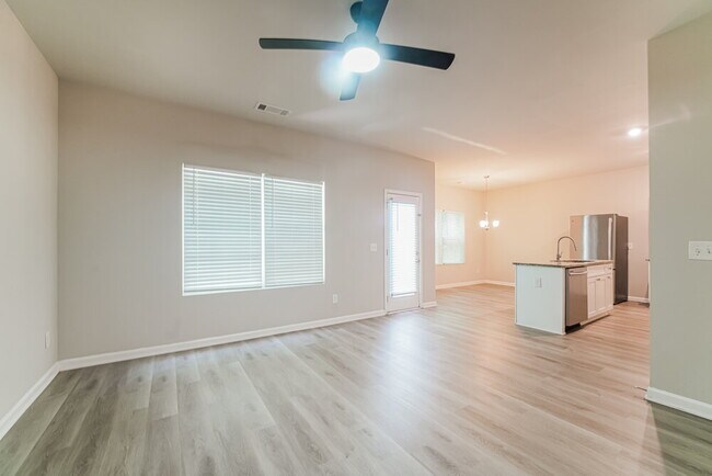 Building Photo - 118 Mineral Springs Ln