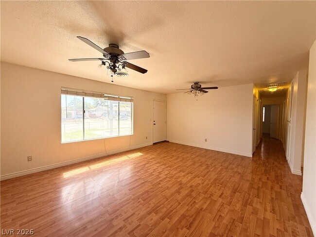 Foto del edificio - 616 Greenway Rd