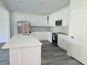 Building Photo - 12809 Andromeda Ct