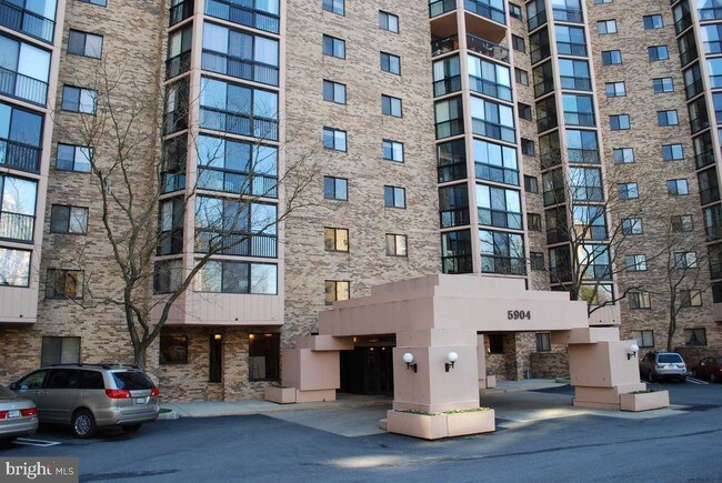 Foto del edificio - 5904 Mt Eagle Dr