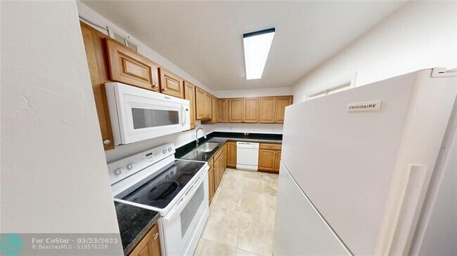 Foto del edificio - 636 NW 13th St