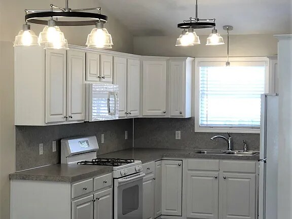 Foto principal - 4673 Byron Center Ave SW