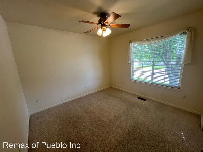 Foto del edificio - 3 br, 2 bath House - 4315 Outlook Blvd #I