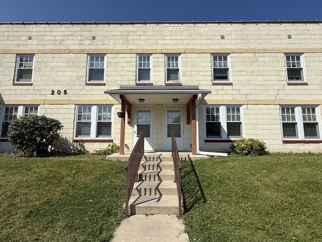 Building Photo - 205 Birch Ave