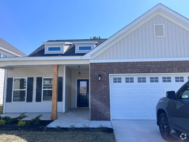 Building Photo - 1048 Wessex Dr