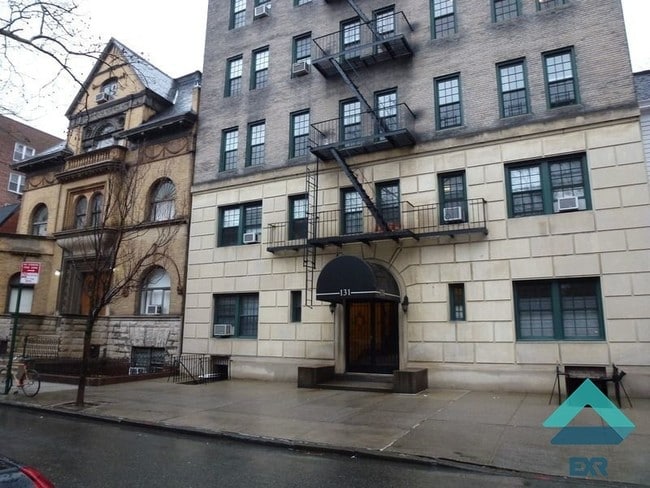 Building Photo - 131 Joralemon St