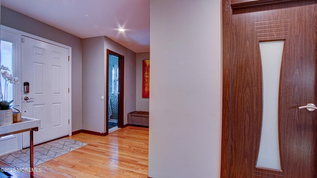 Foto del edificio - 141 Chestnut Way