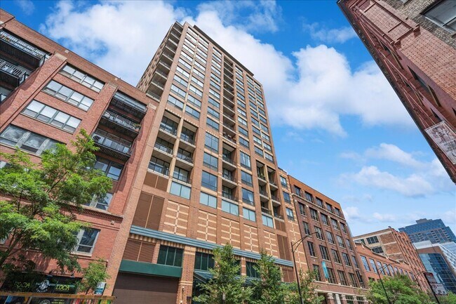 Foto del edificio - 400 W Ontario St