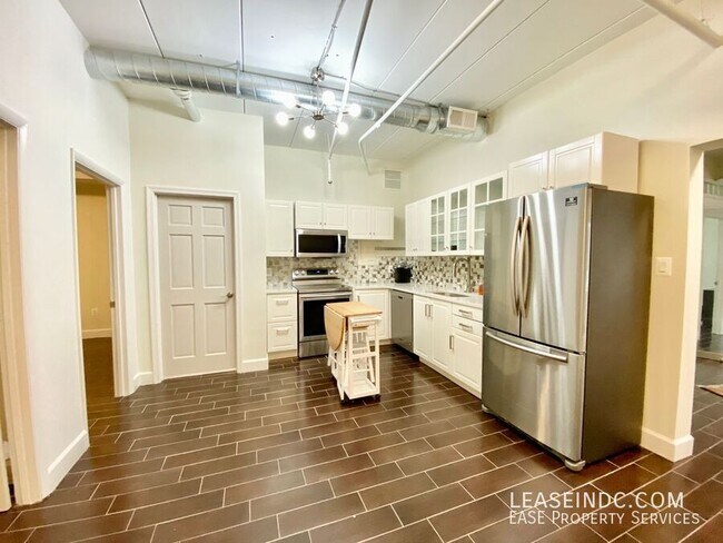 Building Photo - 2141 Wisconsin Ave NW