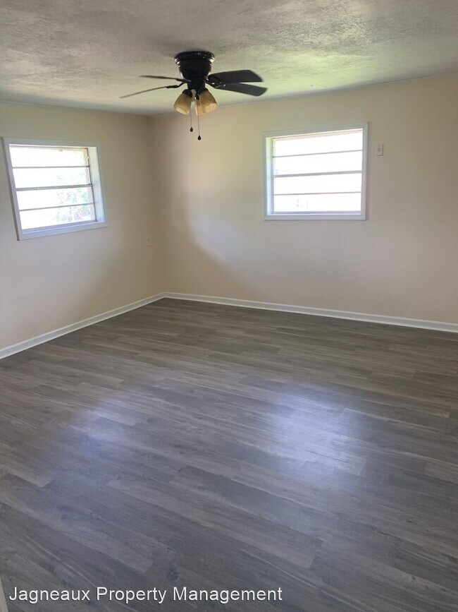 Foto del edificio - 3 br, 2 bath House - 1400 Continental Blvd