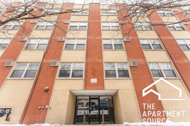 Foto del edificio - 6830 N Sheridan Rd