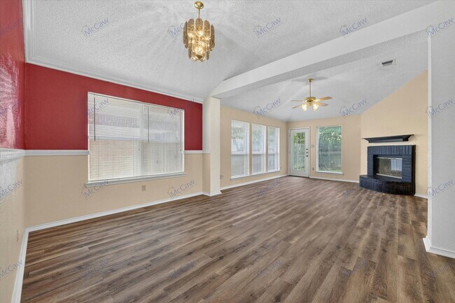 Foto del edificio - 3728 Chaddybrook Ln