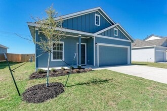 Building Photo - 611 Halfmoon Dr