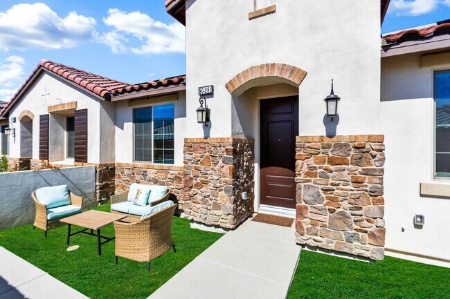 Building Photo - 80281 Redstone Wy
