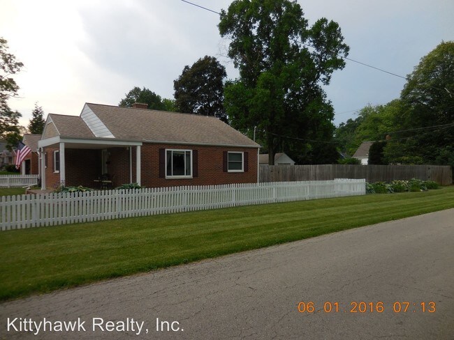 Building Photo - 3 br, 2.5 bath House - 2701 California Avenue