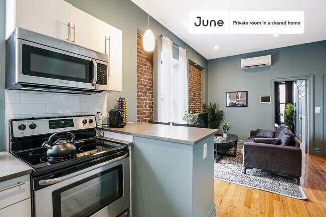 Building Photo - Private bedroom in 3 bed/2 bath Home