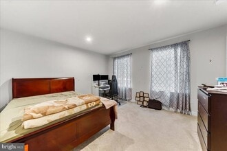 Building Photo - 305 Goodwick Dr