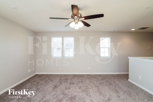 Foto del edificio - 3708 Statham Dr