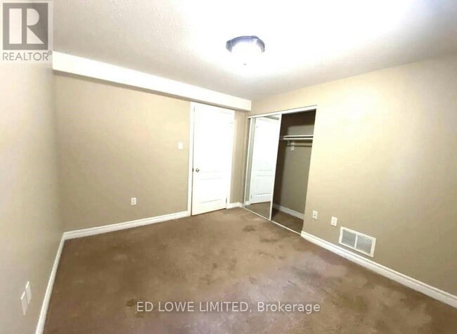 Building Photo - 165 Crompton Dr