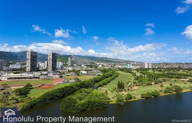 Foto del edificio - 1 Bedroom in Waikiki Close To Everything