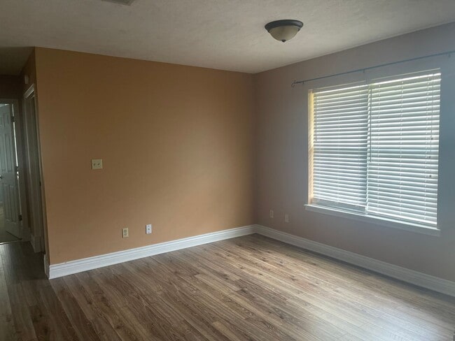 Foto del edificio - 2018 Hickory Dr