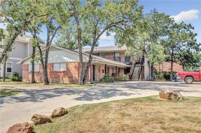Building Photo - 3906 Aspen St
