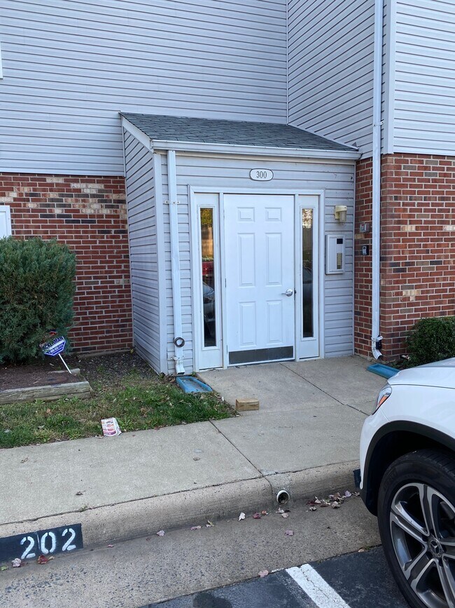 Foto del edificio - 300 Grosvenor Ln