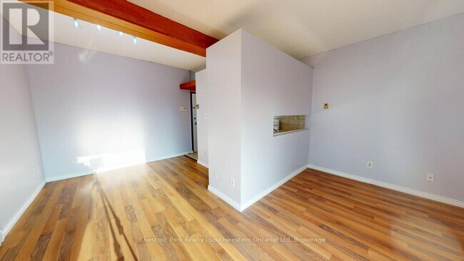 Building Photo - 97 Farquhar St