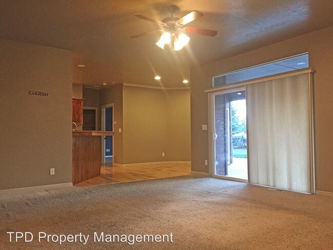Building Photo - 2253 W Los Flores Dr