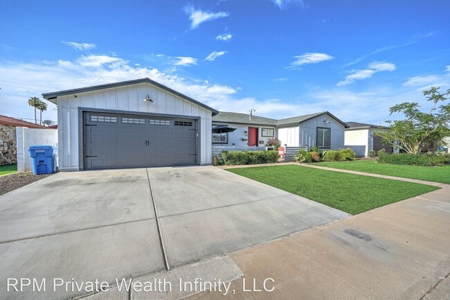 Building Photo - 4 br, 3 bath House - 914 E. Berridge Lane
