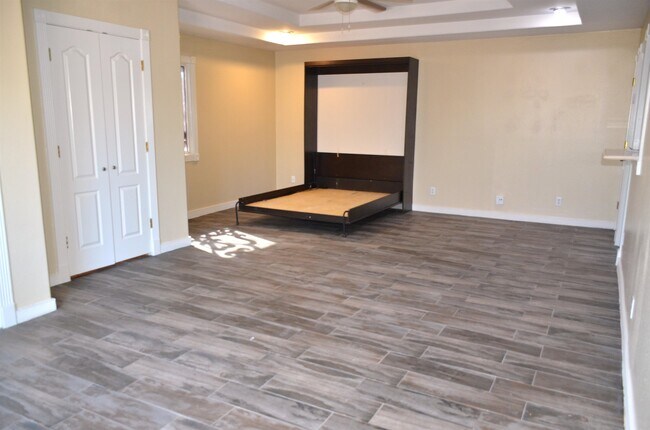 Foto del edificio - 308 E Olive St