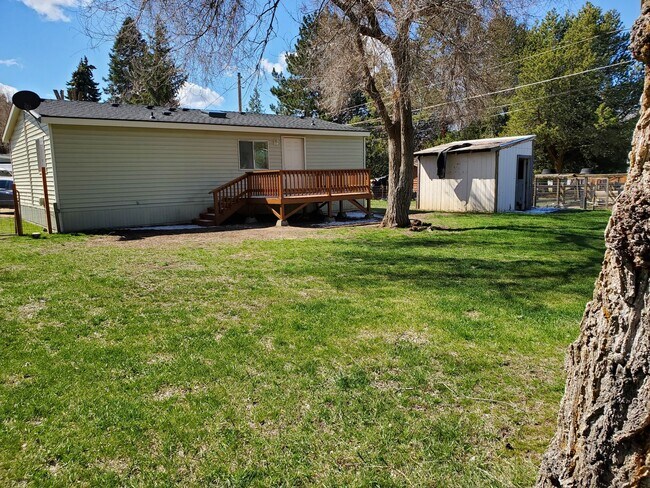 Foto del edificio - 5529 Shasta Way