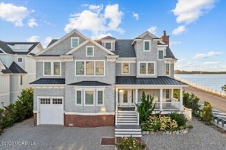 Building Photo - 1200 Bay Ave