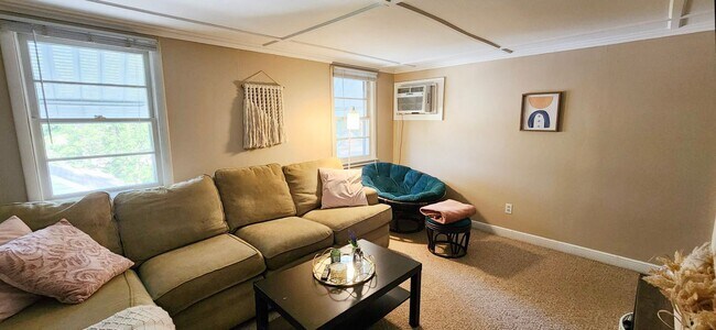 Foto del edificio - Move-In Ready Duplex Unit with Large Yard!