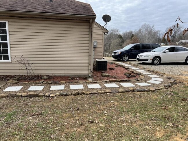 Building Photo - 8643 Knottsville-Mount Zion Rd