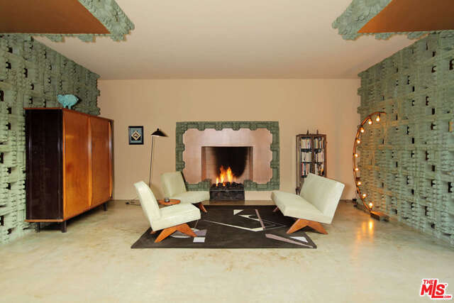 Foto del edificio - 858 N Doheny Dr