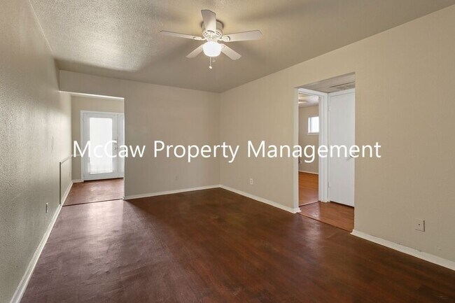 Foto del edificio - 208 Alpine Ct