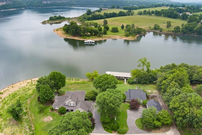 Foto del edificio - 18440 Ponderosa Dr