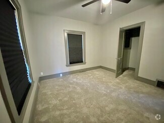 Building Photo - 640 E Dover Ct