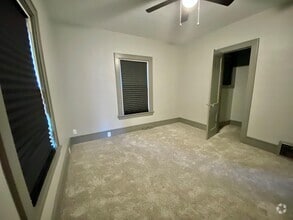 Building Photo - 640 E Dover Ct