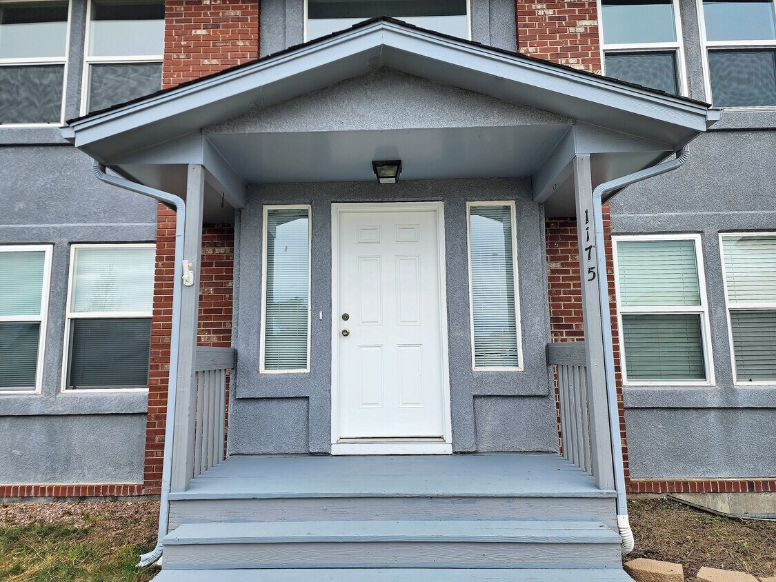 Primary Photo - 1175 Goodview Ct