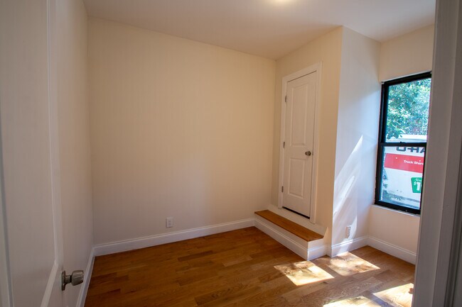Building Photo - 247 13th St