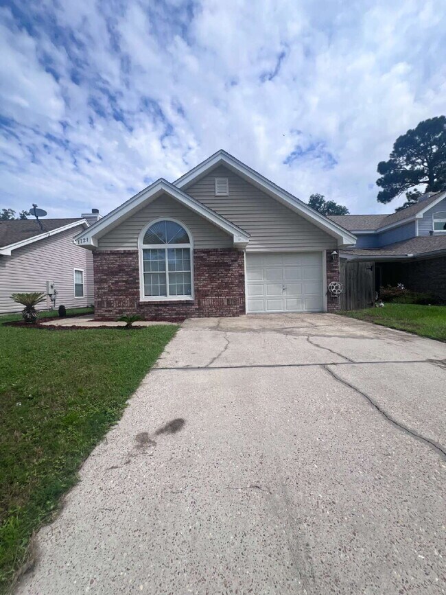 Foto del edificio - 1721 Colonial Ct