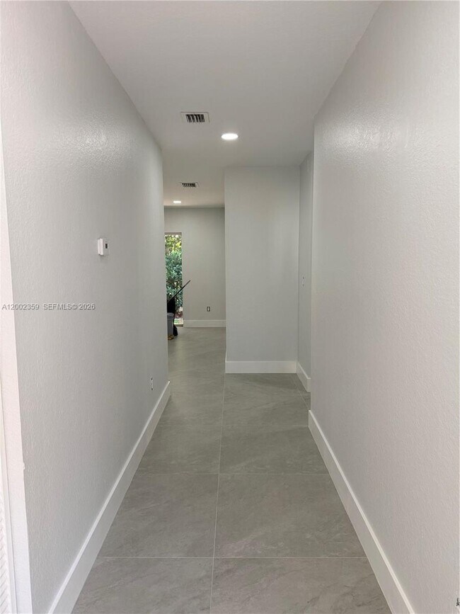 Building Photo - 7608 NW 38th Ct